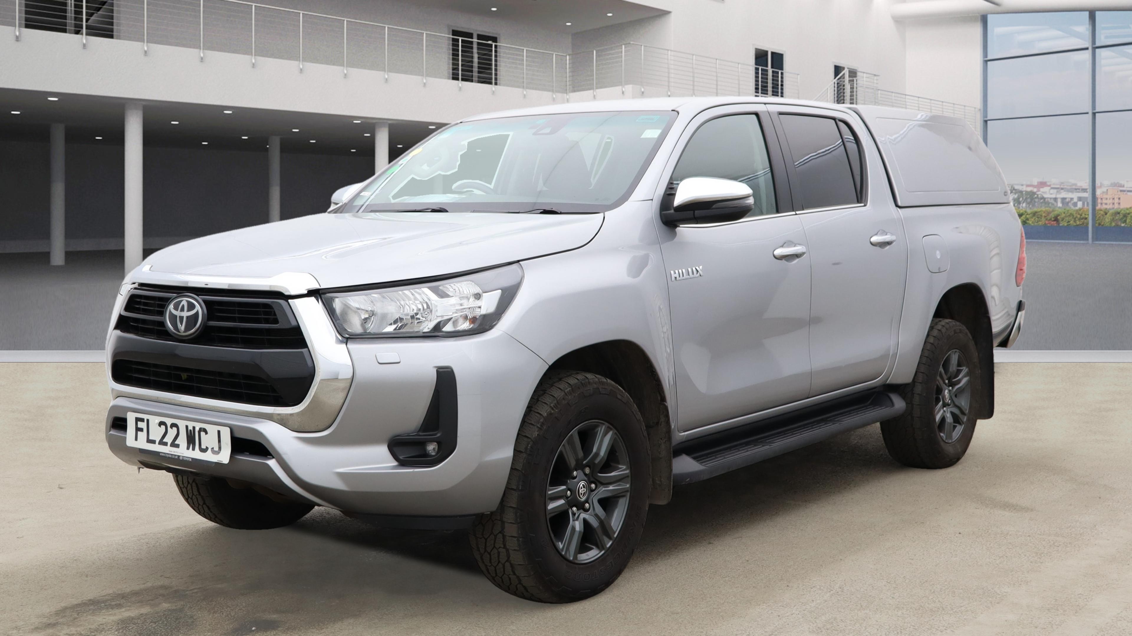 TOYOTA Hilux